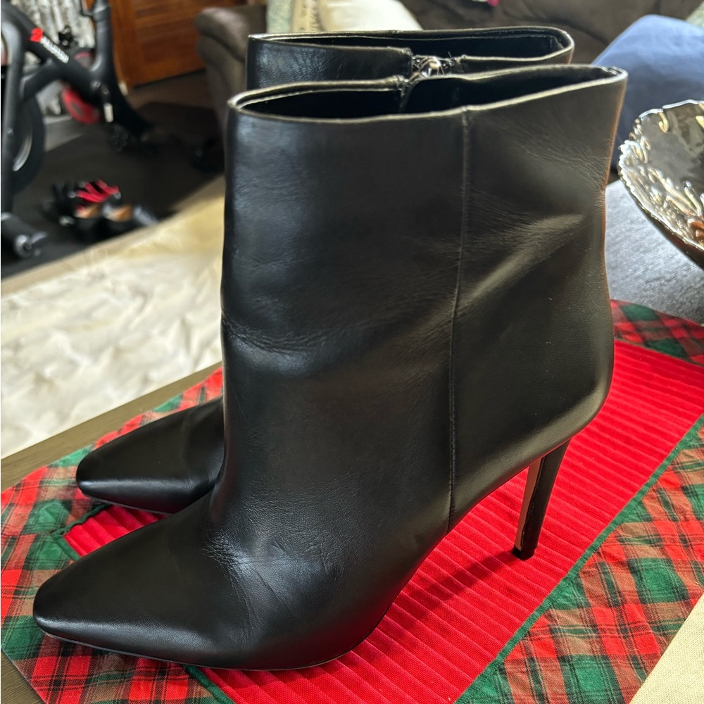 Black Vince Camuto booties